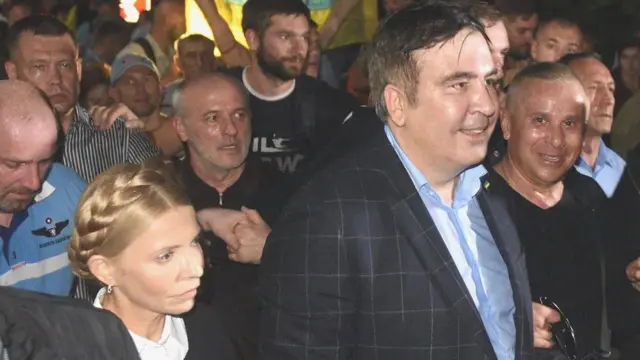 Михаил Саакашвили с Юлией Тимошенко и другими сторонниками