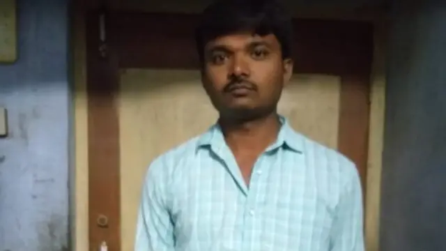 વિશ્વાસ સથવારાનો આરોપ છે કે પુદ ગામના લોકોએ તેમના માટે હિજરત કરીને જતું રહેવું પડે તેવી સ્થિતિ ઊભી કરી દીધી છે