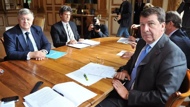 Directivos de France Telecom y ministro de Trabajo