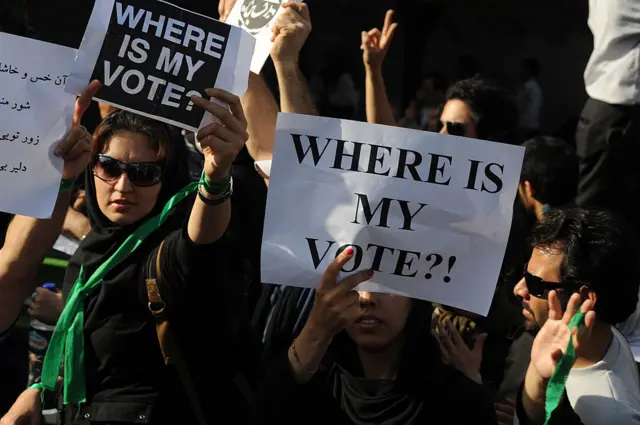 Manifestantes en las calles de Teherán en 2009