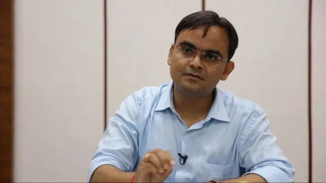 महोबा के जिलाधिकारी सत्येंद्र कुमार