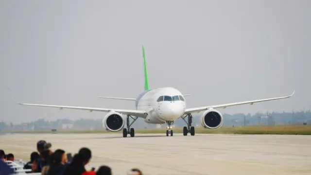 Авиалайнер С919