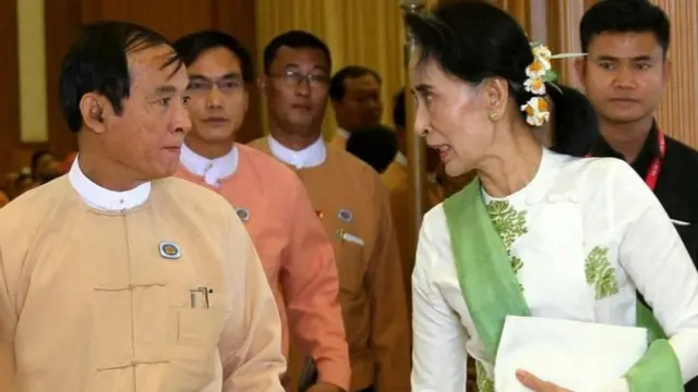 သမ္မတရော အတိုင်ပင်ခံပါ တရားရင်ဆိုင်နေရ