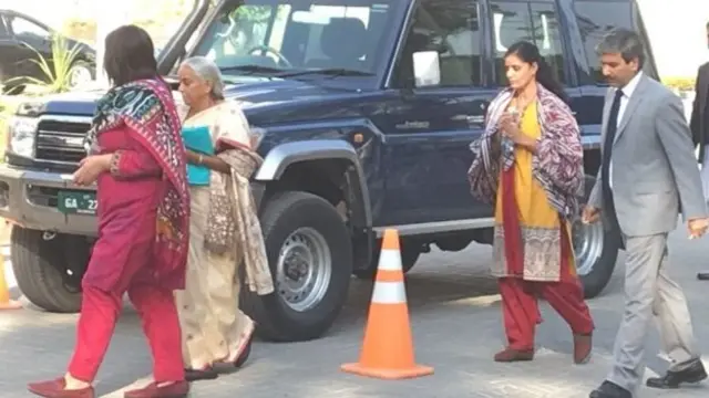 کلبھوشن جادھو کے اہل خانہ