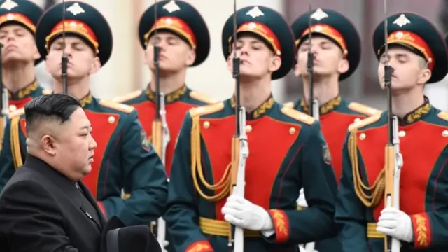 किम जाँ-उन यांचे रशियात स्वागत करण्यात आले.