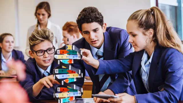 Школьники на уроке