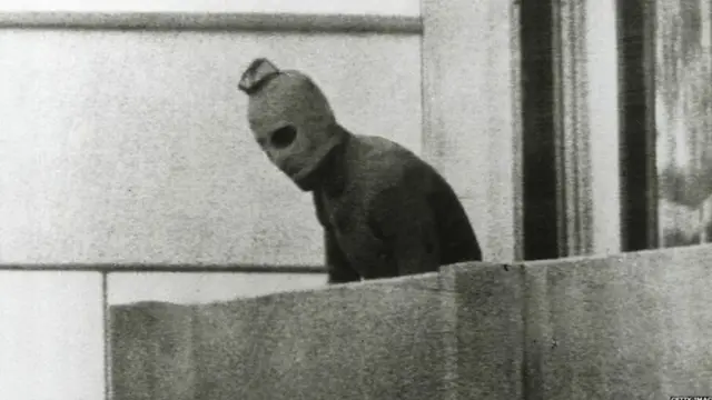 முகமூடி நபர்