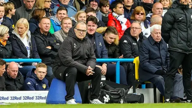 سطل‎هایی شبیه به سطل بیلسا در فروشگاه‎های باشگاه به فروش گذاشته شده.