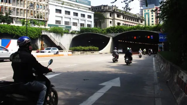 Đường hầm sông Sài Gòn (hay còn gọi là Hầm Thủ Thiêm)