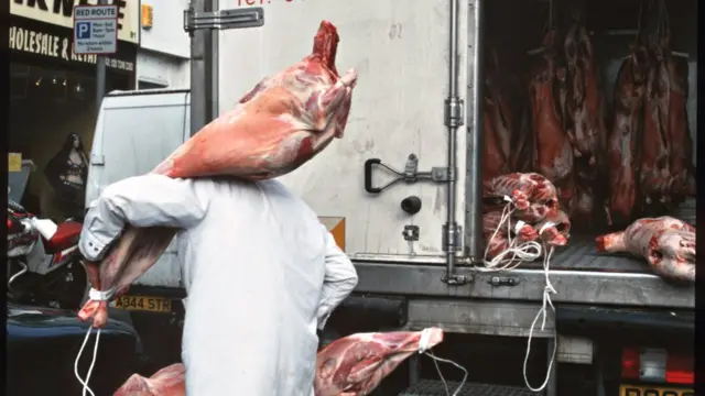 عامر مصون وايي، قصابۍ په روژه کې دوه برابره ډېر کار کوي