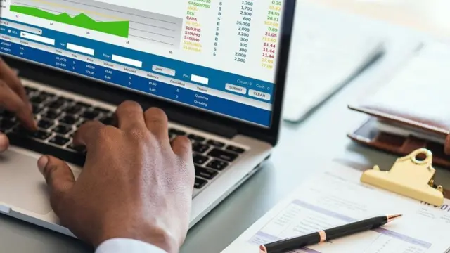 سرمایه گذاران بورس در پائیز محتاطانه‎تر عمل می‏کنند و به همین دلیل این زمان بهترین موقع برای خرید سهام است