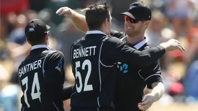 जश्न मनाते न्यूज़ीलैंड के ख़िलाड़ी