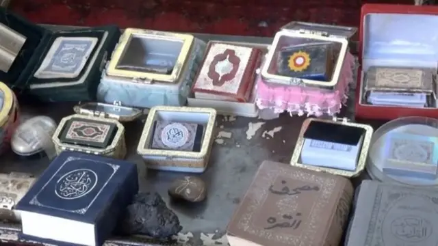 عبدالمومن وايي، له ۸۵ هېوادونو راوړل شوي قران کریم نسخې یې ساتلې دي