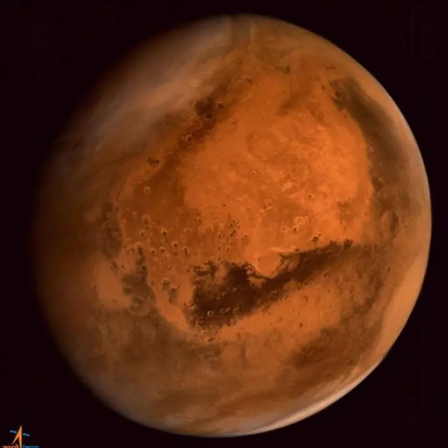 மார்ஸ் ஆர்பிட்டர் மிஷனின் கேமரா இல் எடுத்த செவ்வாயின் படம்
