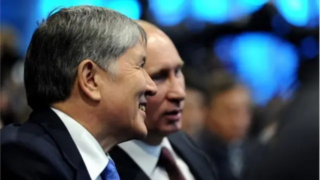 Алмазбек Атамбаев презиент кезинде тышкы саясатта Орусияга басым жасап келди