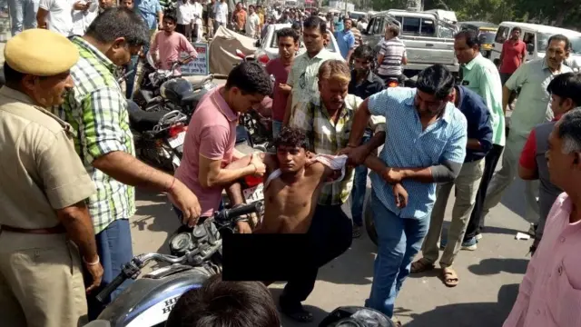 हिंदू मुस्लिम जोड़े की पिटाई