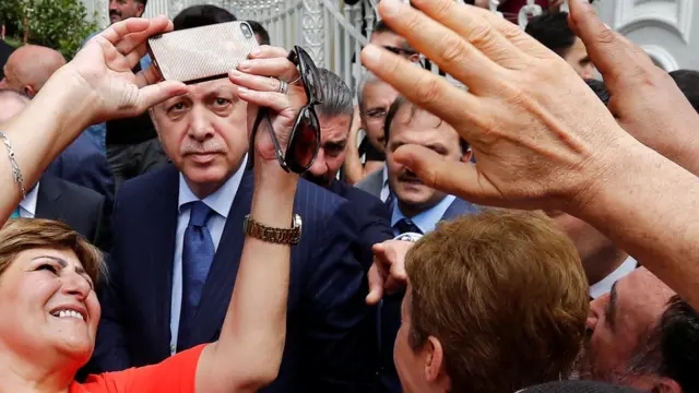 Erdoğan ile selfie çekenler