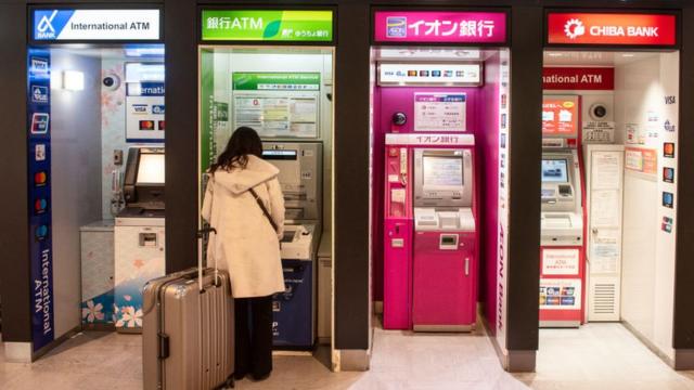 在日本，失蹤者很容易獲得資金而不會通知可能正在尋找他們的人。