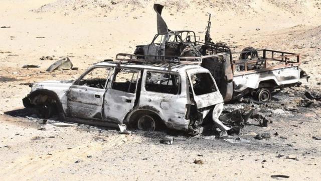 سيارة محترقة في سيناء
