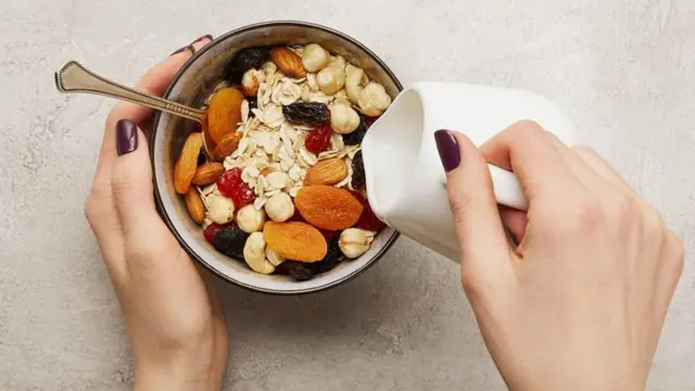 콩이 유방암 발병률을 낮춘다면, 이소플라본이 세포사멸 능력을 향상시킬 수 있기 때문일 것이다