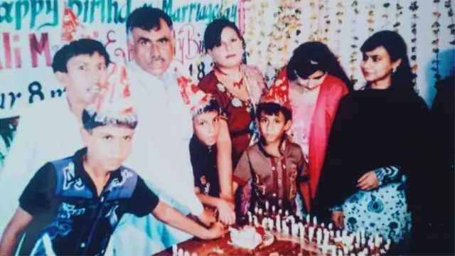 ਆਮਿਰ ਦੇ ਪਰਿਵਾਰ ਵਿੱਚ ਸਭ ਲੋਕ ਆਪਣੇ ਜਨਮਦਿਨ ਦਾ ਕੇਕ ਇਕੱਠੇ ਕੱਟਦੇ ਹਨ।