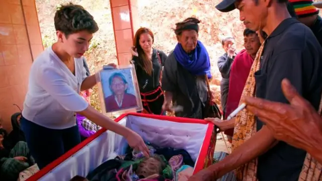 له مړو سره ژوند