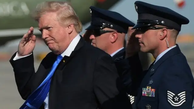 ፕረዚደንት ዶናልድ ትራምፕ ወተሃደራዊ ሰላምታ እናሃበ