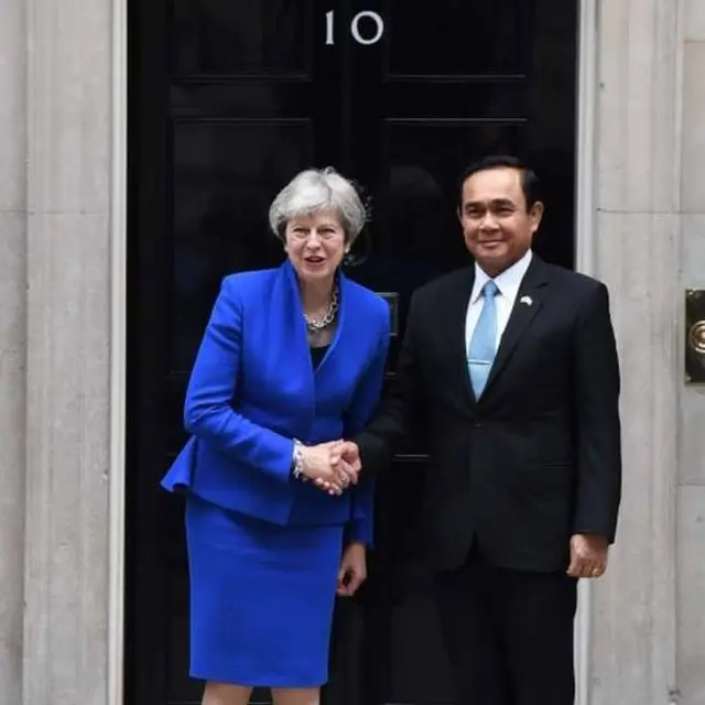 Theresa May và Prayuth Chan-ocha