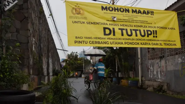 Penanganan wabah virus corona