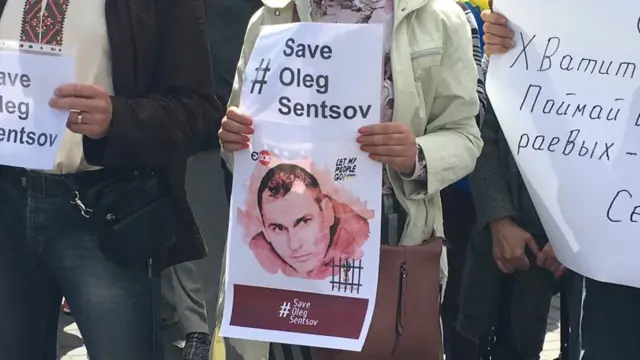 Акція по Сенцову