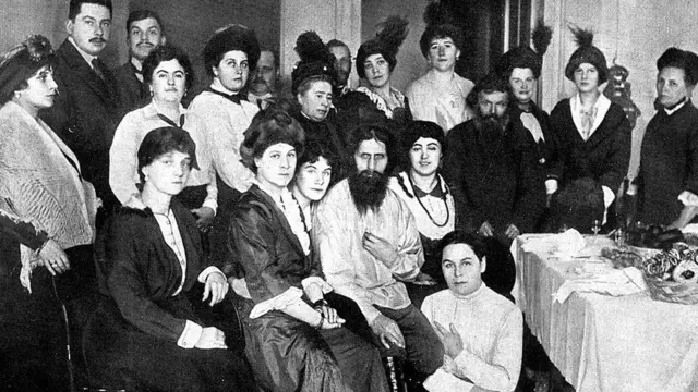 रासपुतिन आणि त्याच्या महिला अनुयायी