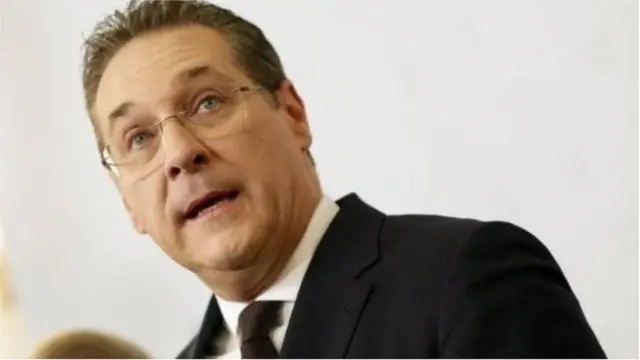 ఆస్ట్రియా ప్రభుత్వం కూలింది