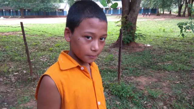 బౌద్ధ తత్వం నేర్చుకుంటున్న బాలుడు