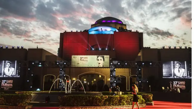 دار عرض الأوبرا المصري بالقاهرة حيث افتتح المهرجان