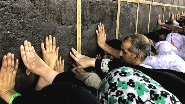 हज करते मुसलमान