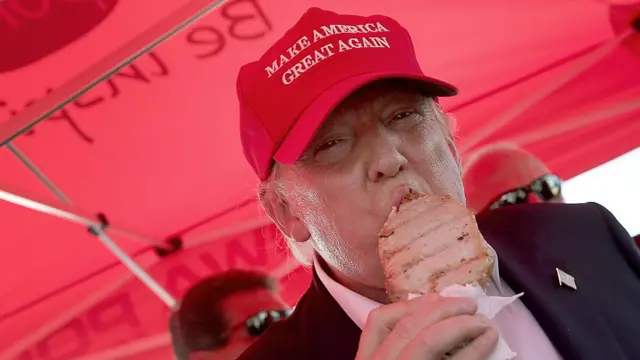 Donald Trump come carnde de cerdo