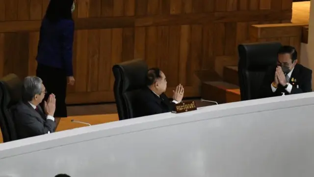 นายกฯ กับ 2 รองนายกฯ - พล.อ.ประวิตร วงษ์สุวรรณ, สมคิด จาตุศรีพิทักษ