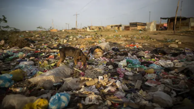 Botadero de basura en La Guajira, Colombia