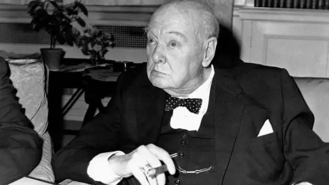 महात्मा गांधी, भारत, ब्रिटिश, स्वातंत्र्यसंग्राम, चर्चिल