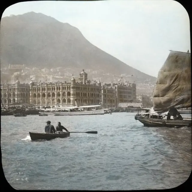 太子行及皇后行(现为文华酒店) 、圣佐治行、皇帝行及万顺酒店（两者现为遮打大厦）。