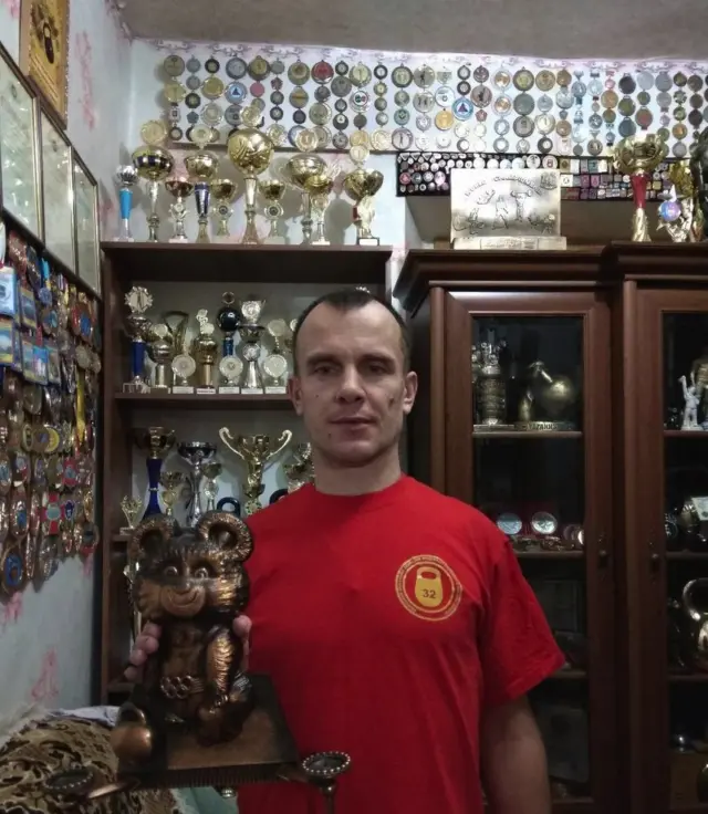Нагороди Євгена Нескреби