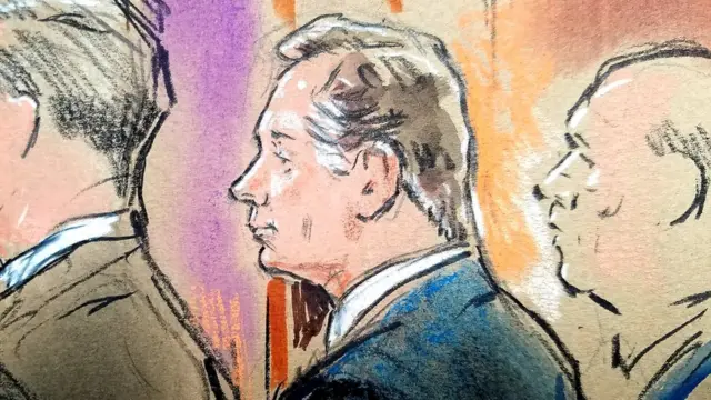 أدين مانافورت في ثماني تهم من بينها الاحتيال الضريبي والاحتيال المصرفي وعدم الكشف عن حسابات في بنوك أجنبية