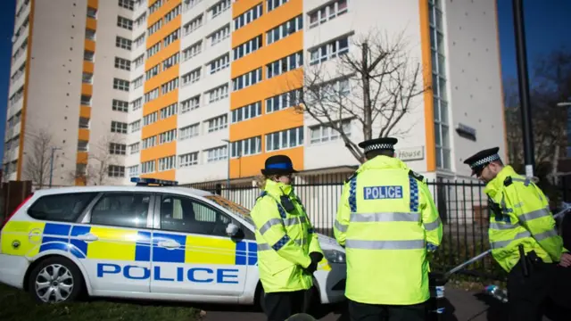 Agente policial en Bristol, Inglaterra