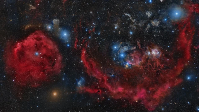 ดาวบีเทลจุส หรือ "อัลฟา โอไรออนิส" ในกลุ่มดาวนายพราน มองเห็นเป็นจุดสว่างสีส้มที่มุมล่างซ้ายของภาพ