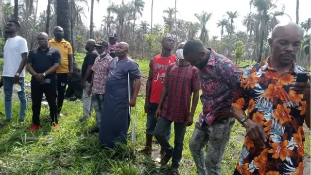 Ndi ndu obodo Abaezi nọ ebe a bịara ili ndị a