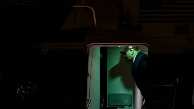 डोनाल्ड ट्रंप