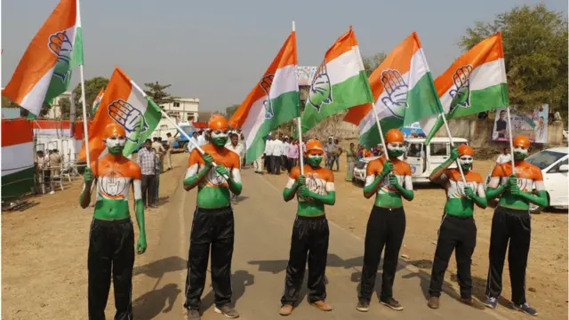 ગુજરાત કૉંગ્રેસે પોતાના સંકલ્પપત્રમાં ગુજરાતના લોકોને ગૅસ સિલિન્ડરના 500 રૂપિયાથી વધુ ન ચૂકવવા પડે તે સુનિશ્ચિત કરવાનો વાયદો કર્યો છે