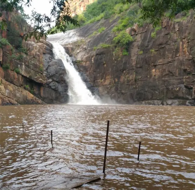 मंदिर का तालाब