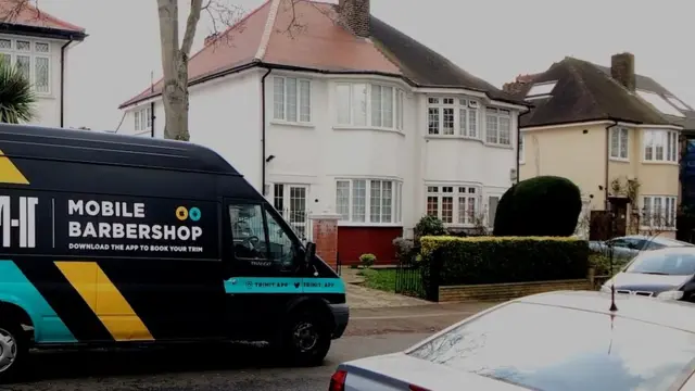 Basi dogo likiwa mtaani