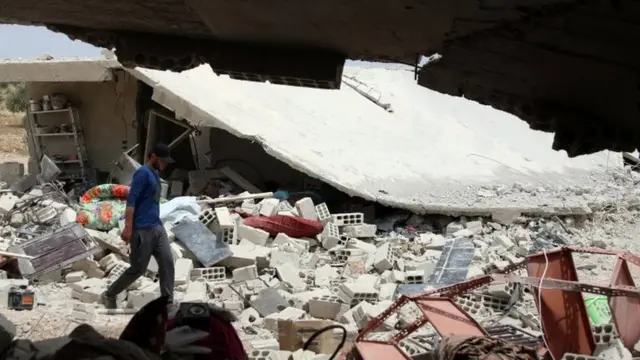 جنگ داخلی سوریه که شش سال از آغاز آن می گذرد، بخش مهمی از شهرهای این کشور را ویران کرده است